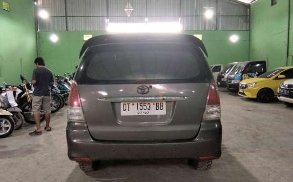 TOYOTA INNOVA