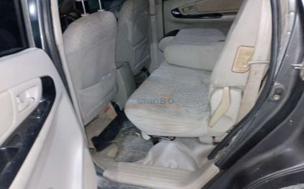 TOYOTA INNOVA