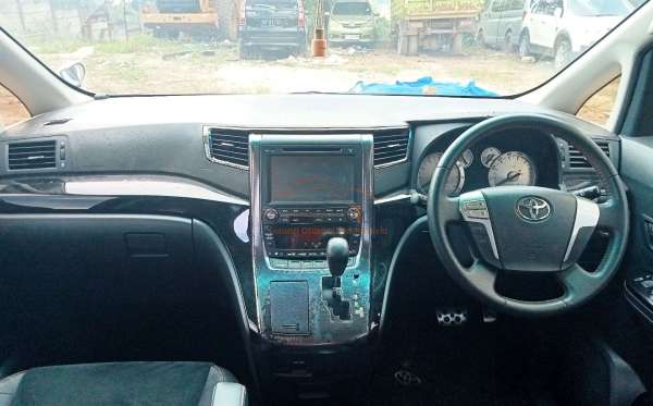 TOYOTA ALPHARD S 2.4