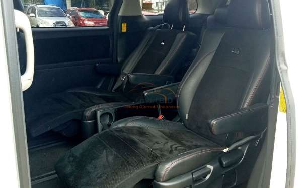 TOYOTA ALPHARD S 2.4