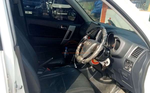 TOYOTA RUSH S