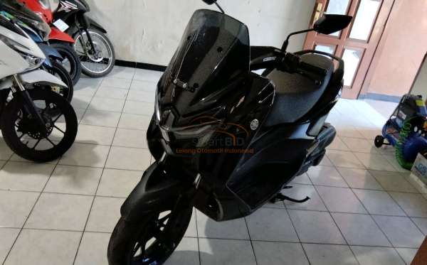 YAMAHA  NMAX
