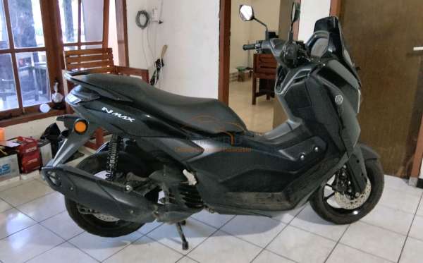 YAMAHA  NMAX