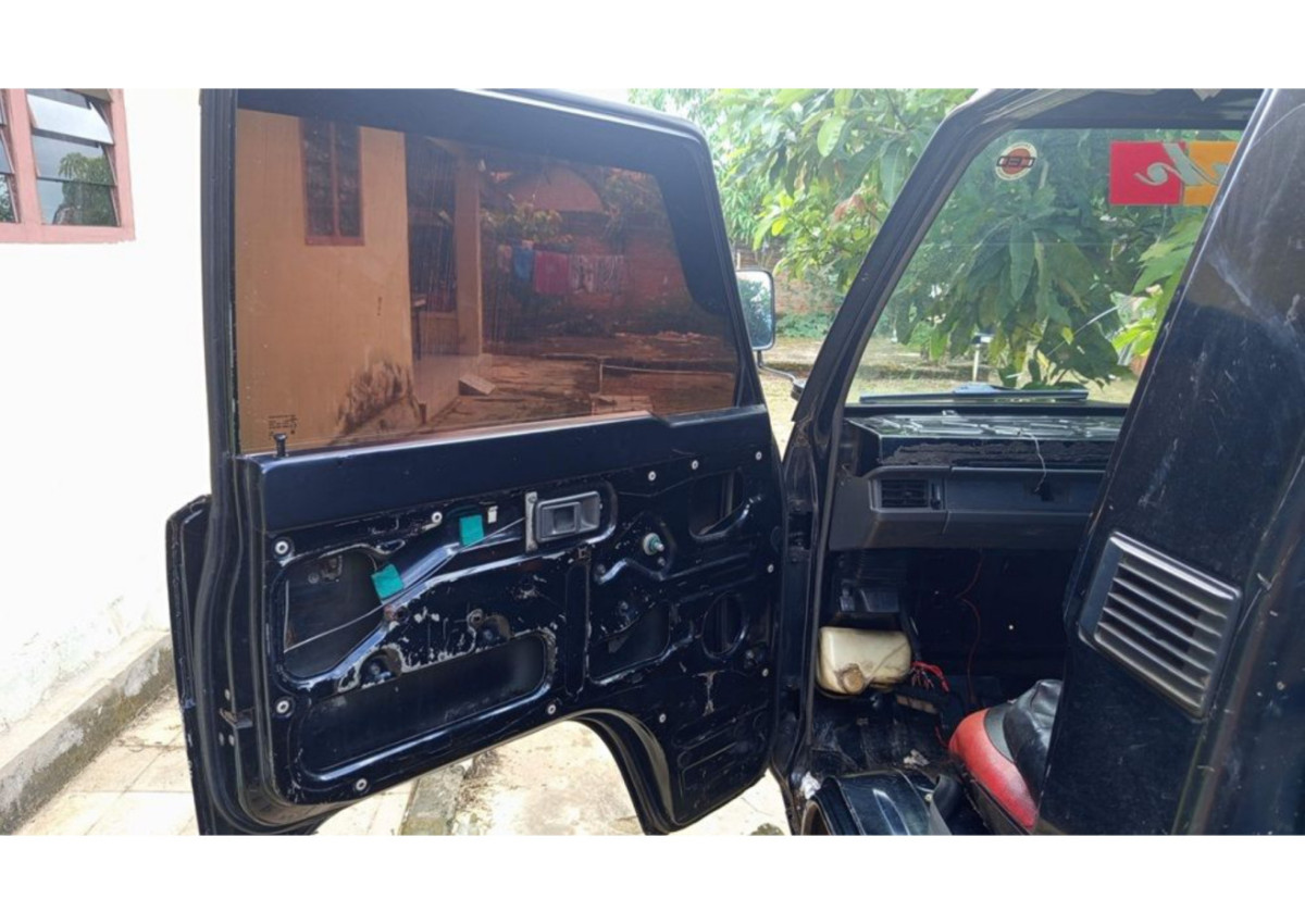 MITSUBISHI  L 300 L300 PU FB-R (4X2)