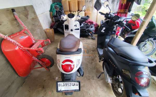 HONDA  SCOOPY PRESTIGE