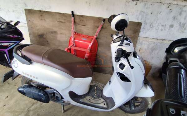 HONDA  SCOOPY PRESTIGE