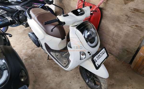 HONDA  SCOOPY PRESTIGE