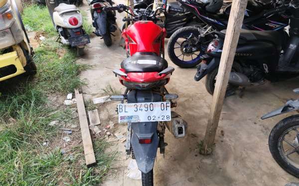 HONDA CB 150 R STREET FIRE