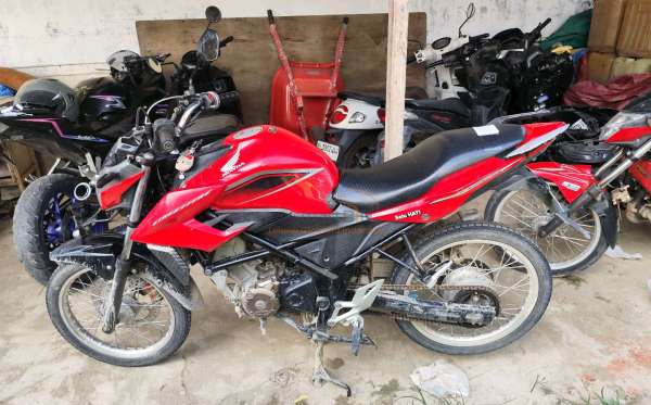 HONDA CB 150 R STREET FIRE