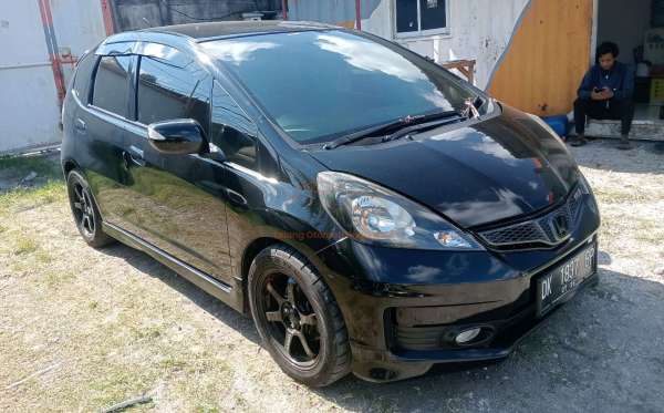 HONDA JAZZ GE8 1.5 E