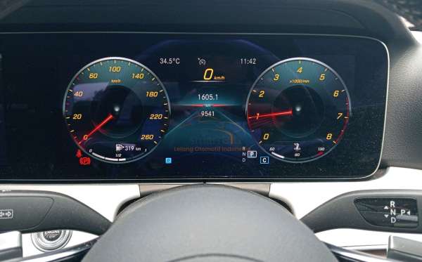 MERCEDES BENZ E 200