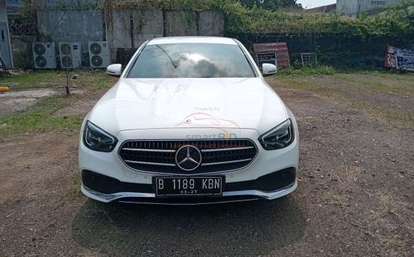 MERCEDES BENZ E 200
