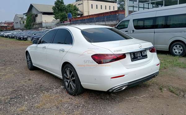 MERCEDES BENZ E 200