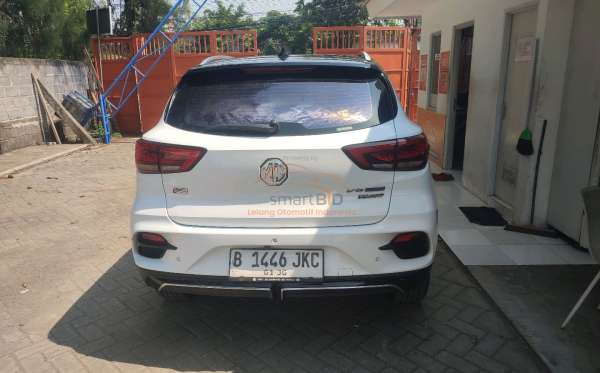 MG LUX (4X2) AT