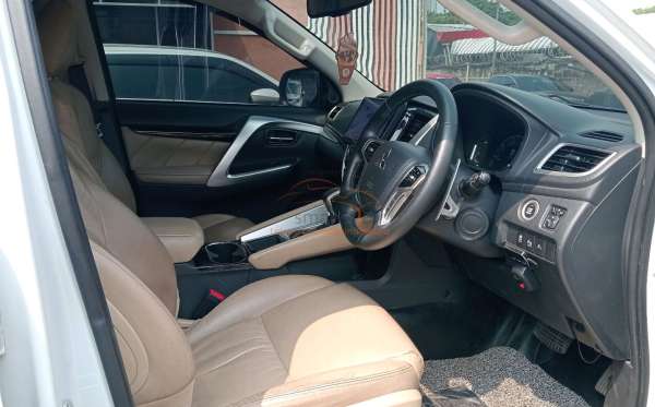 MITSUBISHI  PAJERO  SPORT 2.4L DAKAR-L (4X2)
