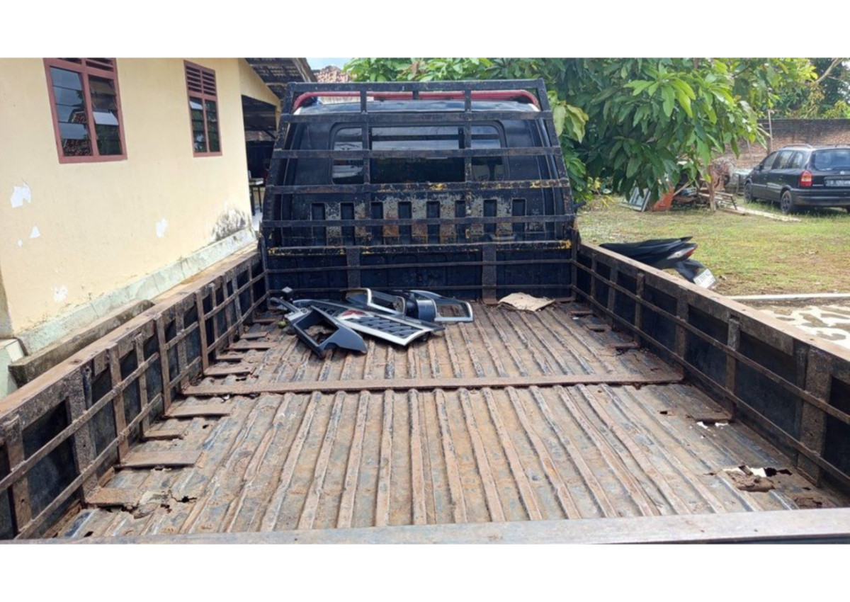 MITSUBISHI  L 300 L300 PU FB-R (4X2)