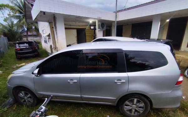 NISSAN GRAND LIVINA