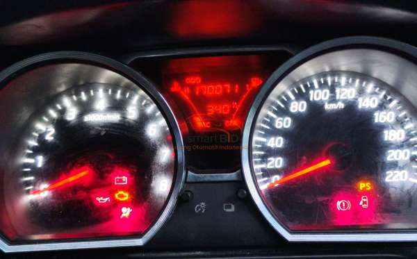NISSAN GRAND LIVINA
