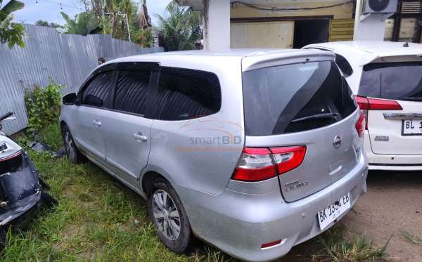 NISSAN GRAND LIVINA