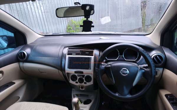NISSAN GRAND LIVINA