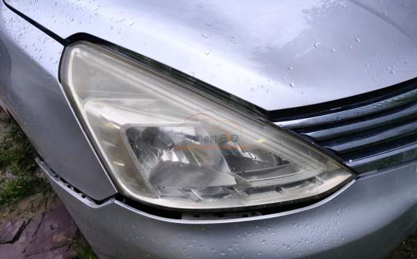 NISSAN GRAND LIVINA