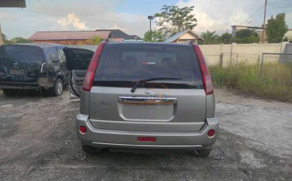 NISSAN X TRAIL