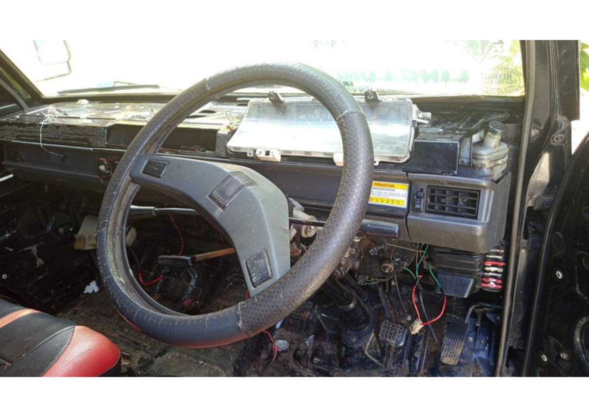 MITSUBISHI  L 300 L300 PU FB-R (4X2)