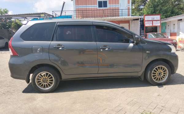 TOYOTA AVANZA