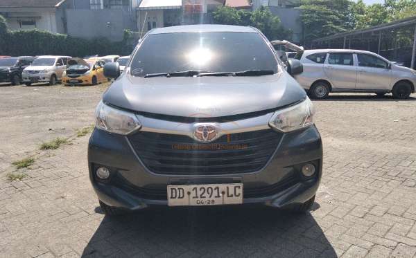 TOYOTA AVANZA