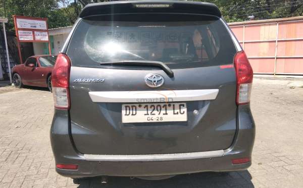TOYOTA AVANZA