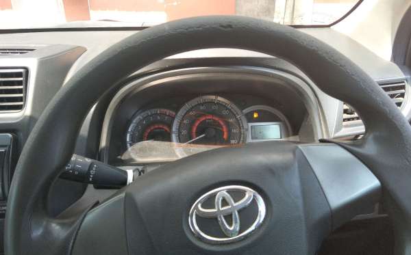 TOYOTA AVANZA