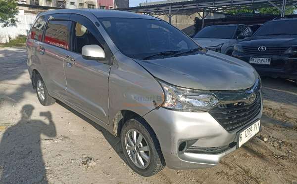 TOYOTA AVANZA