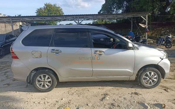 TOYOTA AVANZA