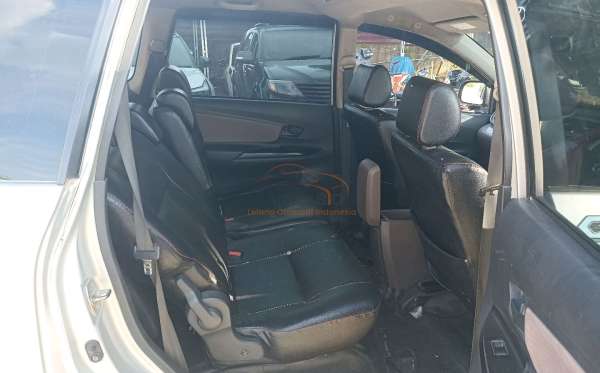 TOYOTA AVANZA