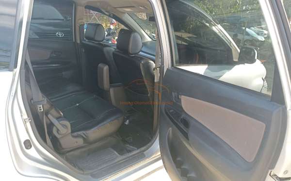 TOYOTA AVANZA