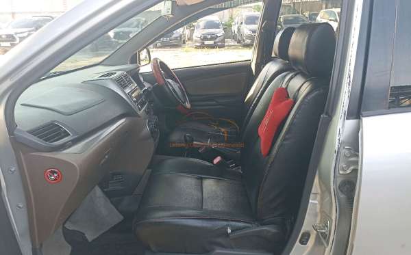 TOYOTA AVANZA