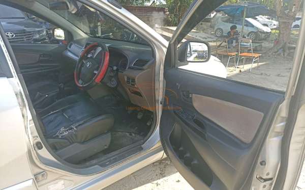 TOYOTA AVANZA