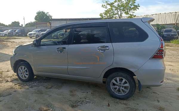 TOYOTA AVANZA