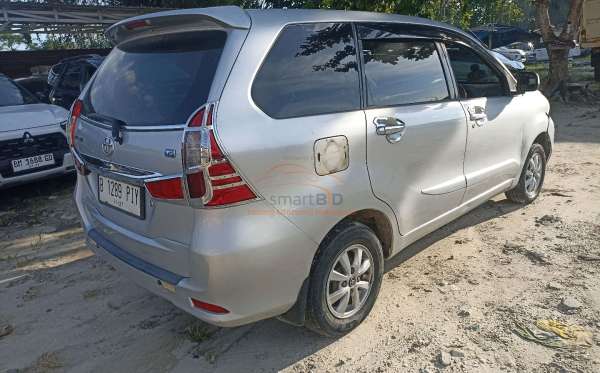 TOYOTA AVANZA