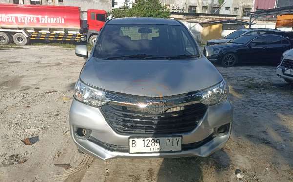 TOYOTA AVANZA