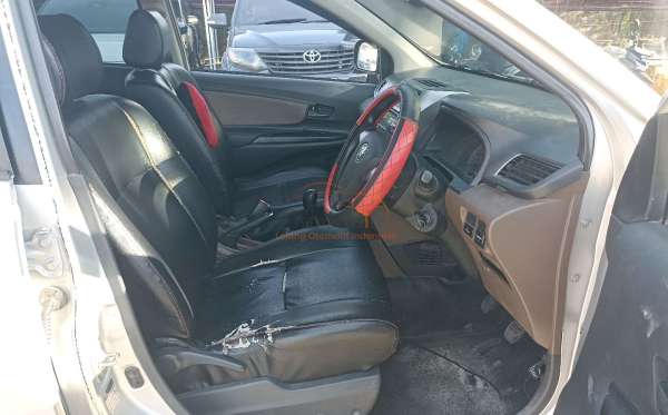 TOYOTA AVANZA