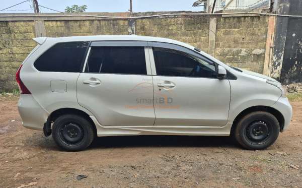 TOYOTA AVANZA E