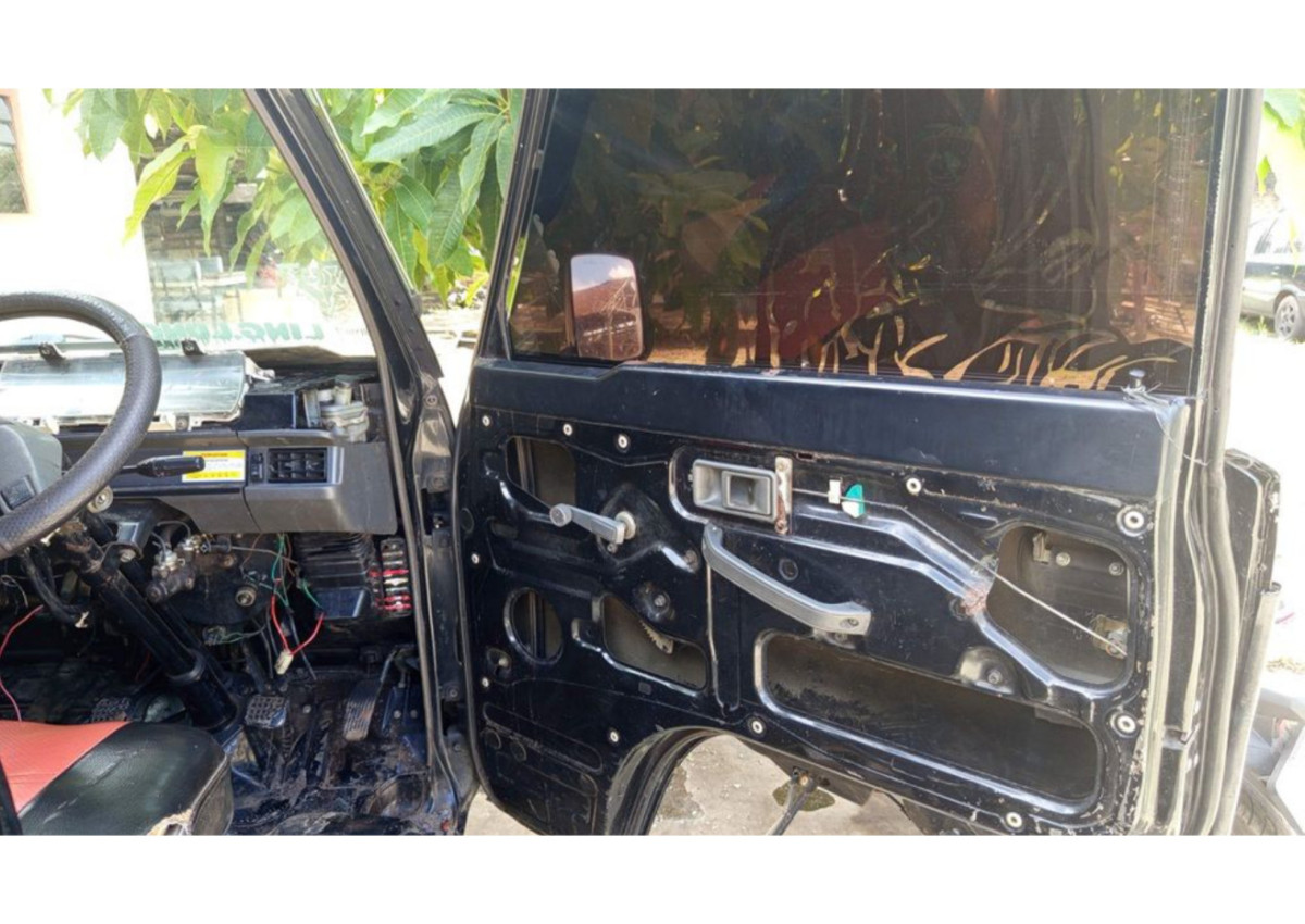 MITSUBISHI  L 300 L300 PU FB-R (4X2)