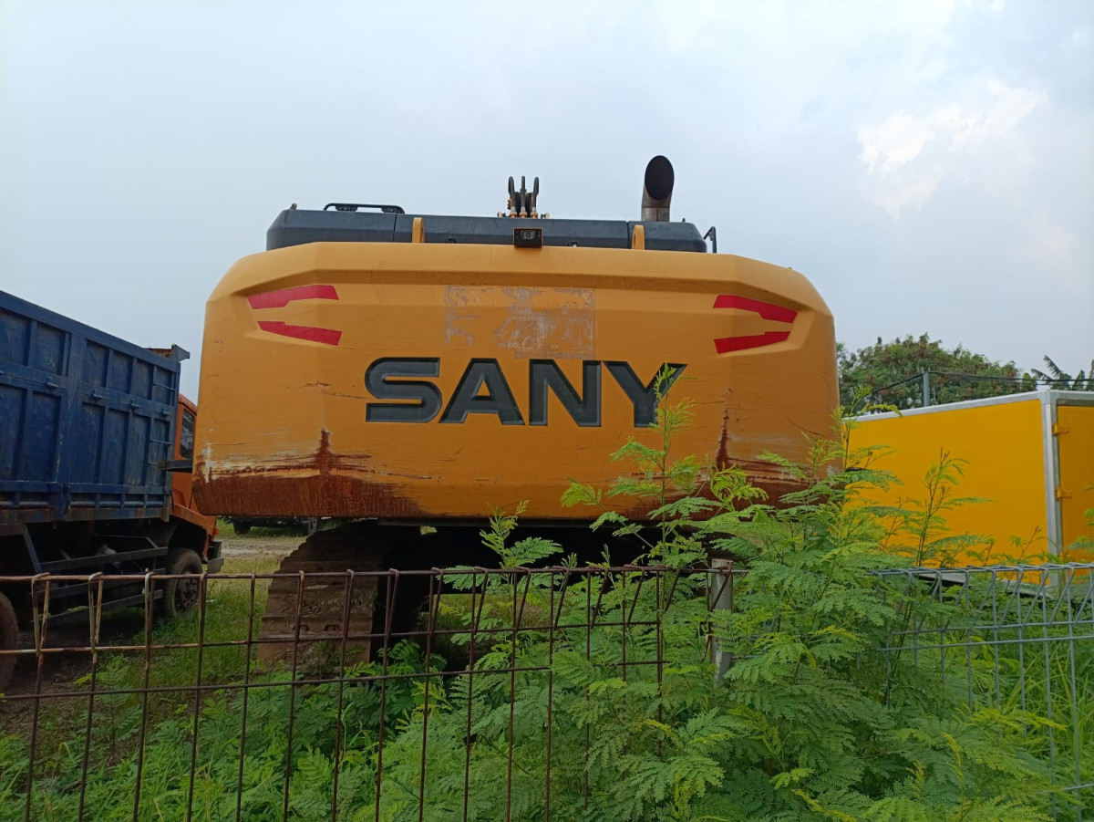 SANY EXCAVATOR
