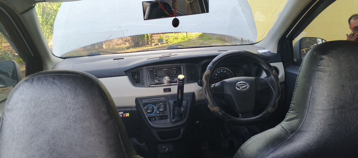 DAIHATSU  SIGRA  1.2 X