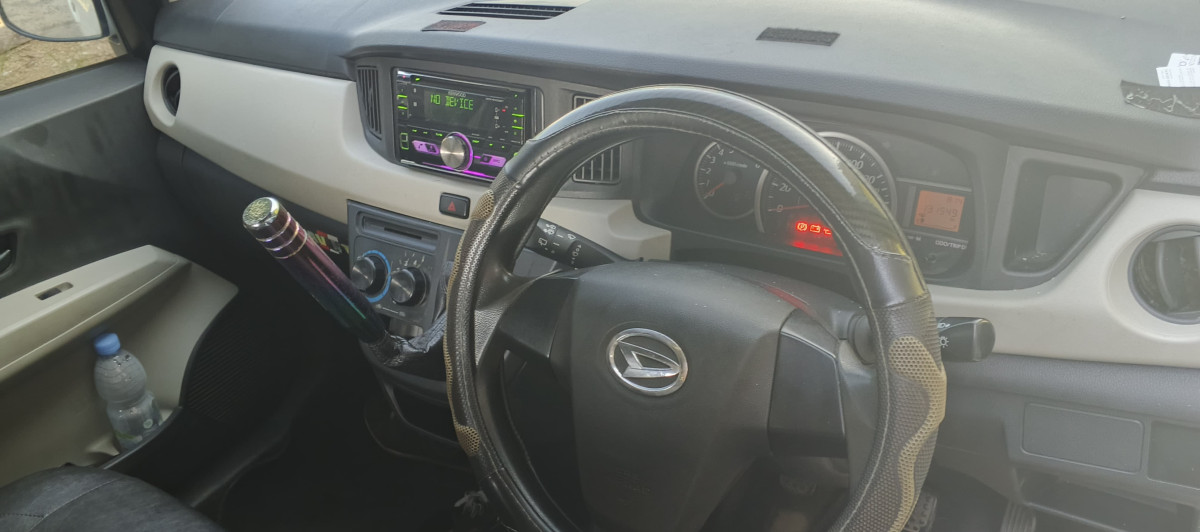 DAIHATSU  SIGRA  1.2 X