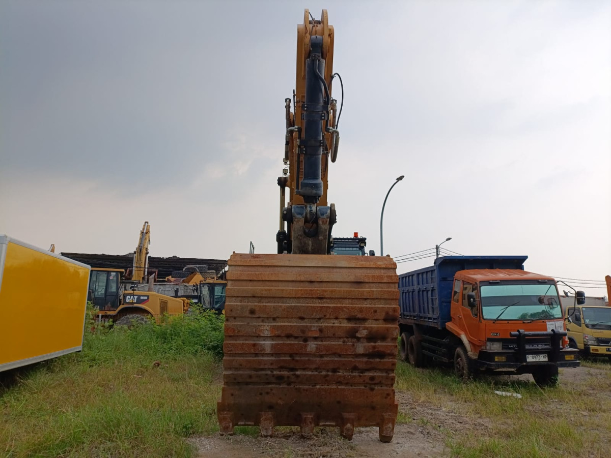 SANY EXCAVATOR