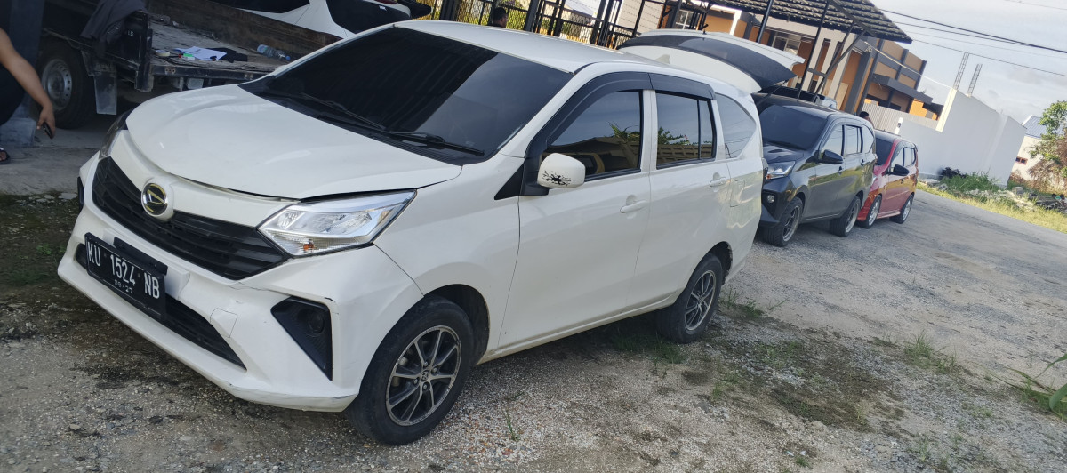 DAIHATSU  SIGRA  1.2 X