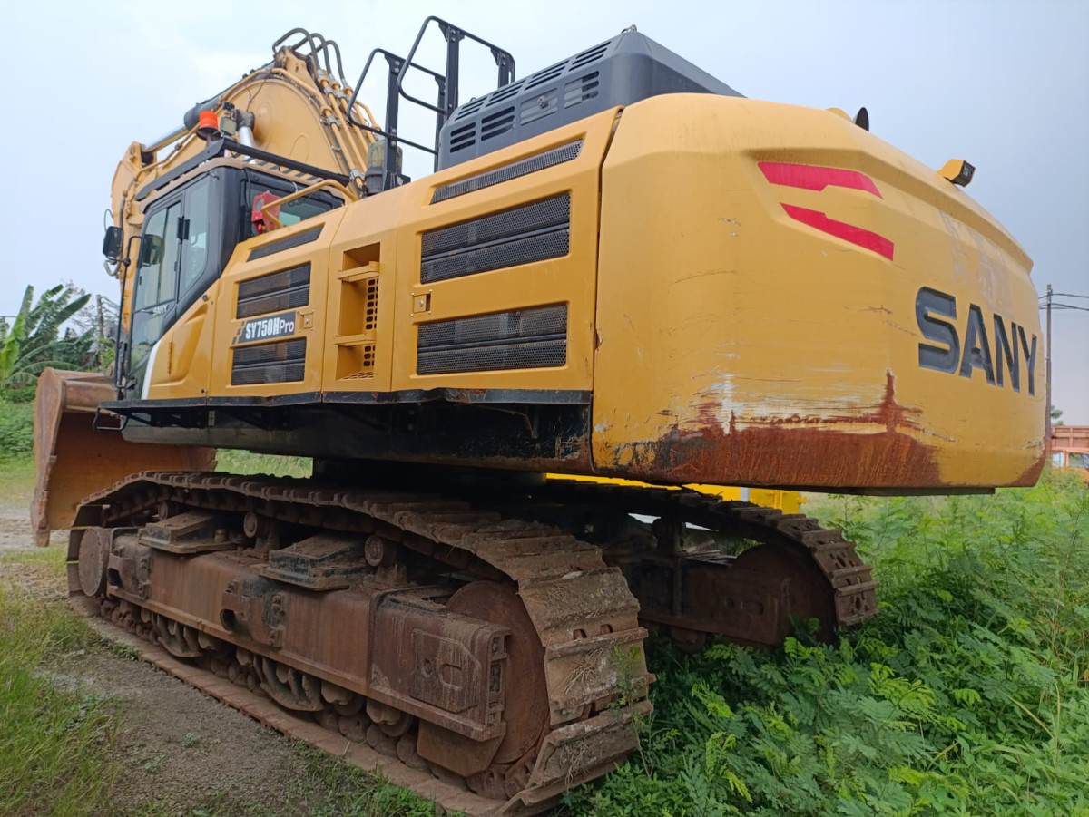 SANY EXCAVATOR