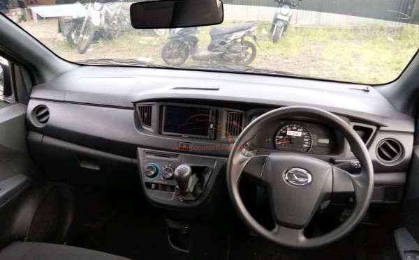DAIHATSU SIGRA